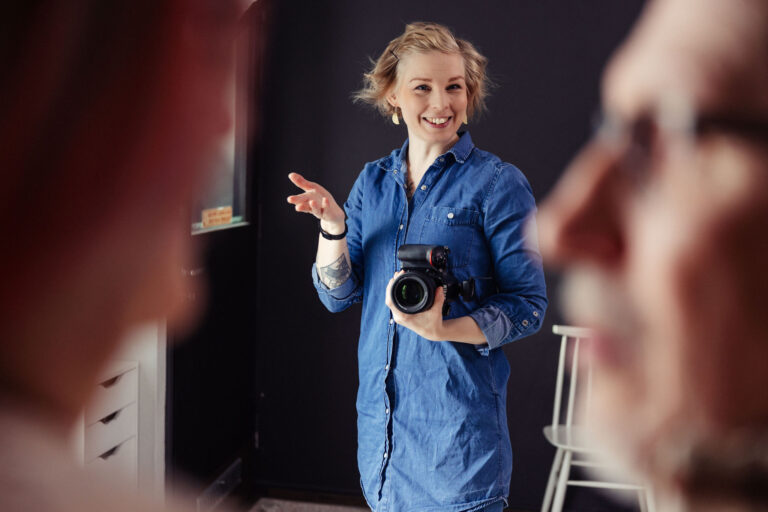 Valokuvaaja Jenni Oranen on Valokuvaamo Jenora Designin yrittäjä